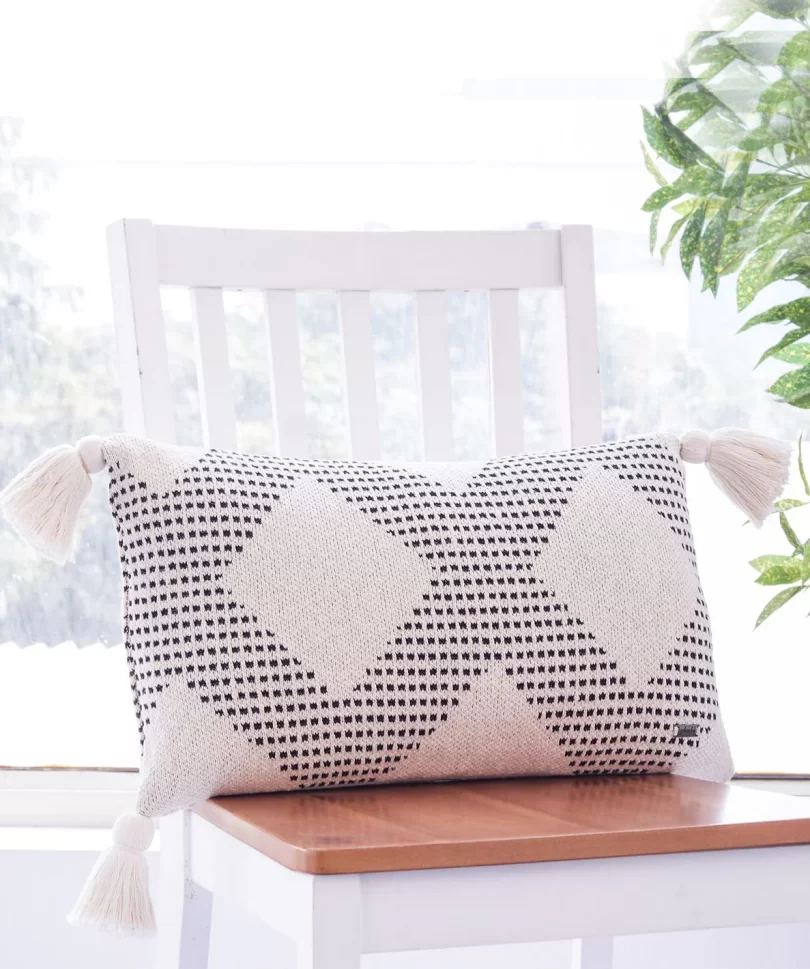 diamond check natural black cotton knitted decorative cushion cover