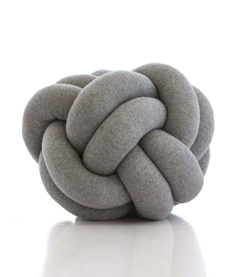 nodo combed cotton knitted knot pillow grey